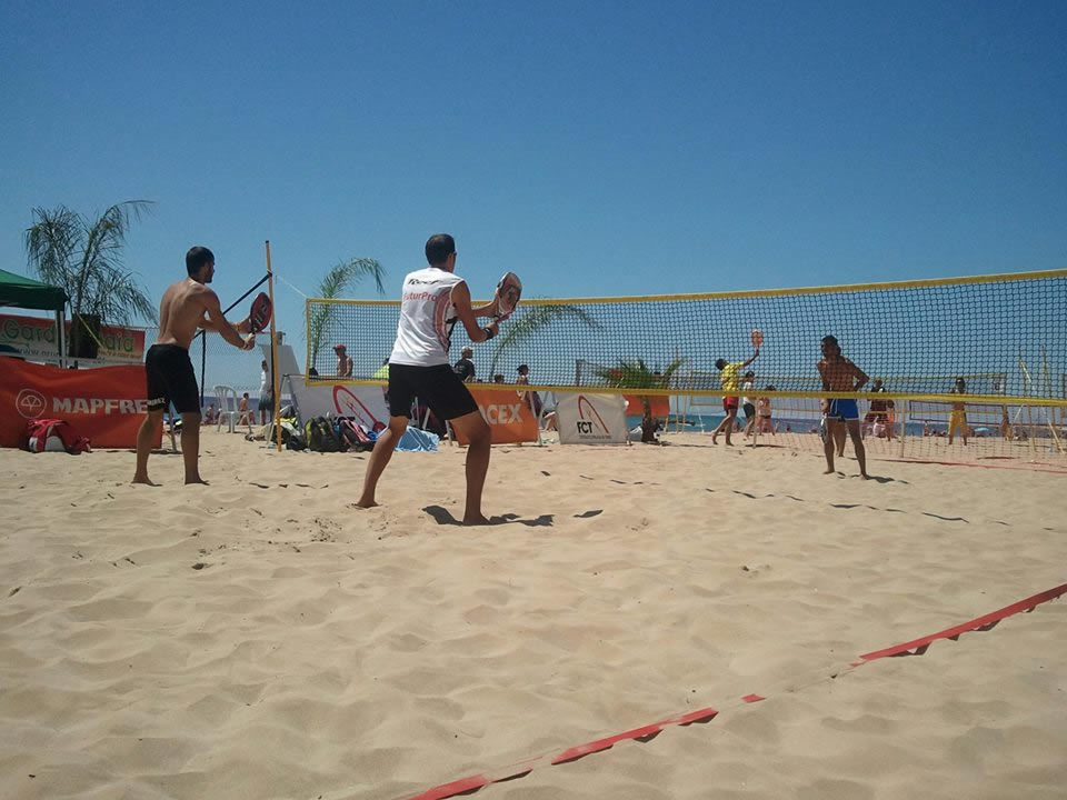 Resultat d'imatges de tennis platja